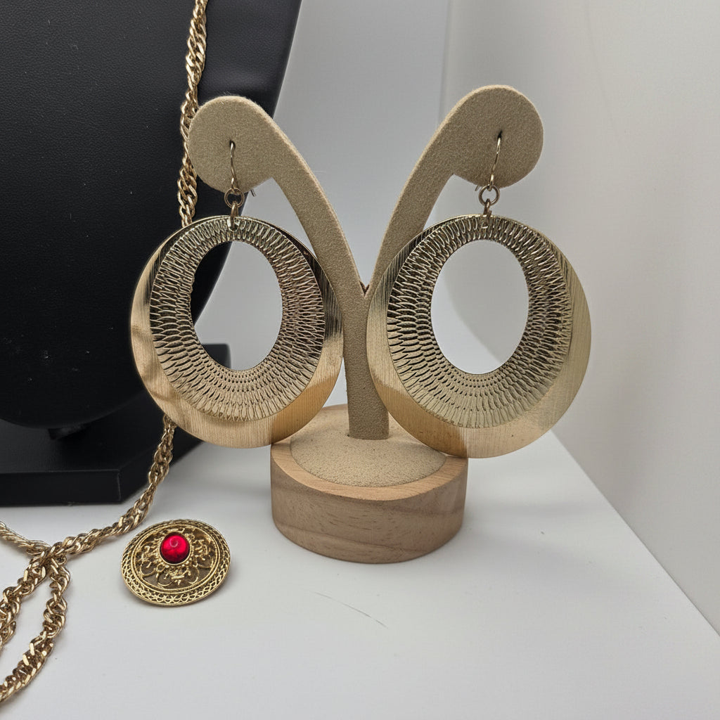 Vintage Gold-Tone Jewelry Lot with Sarah Coventry Necklace, 8pc