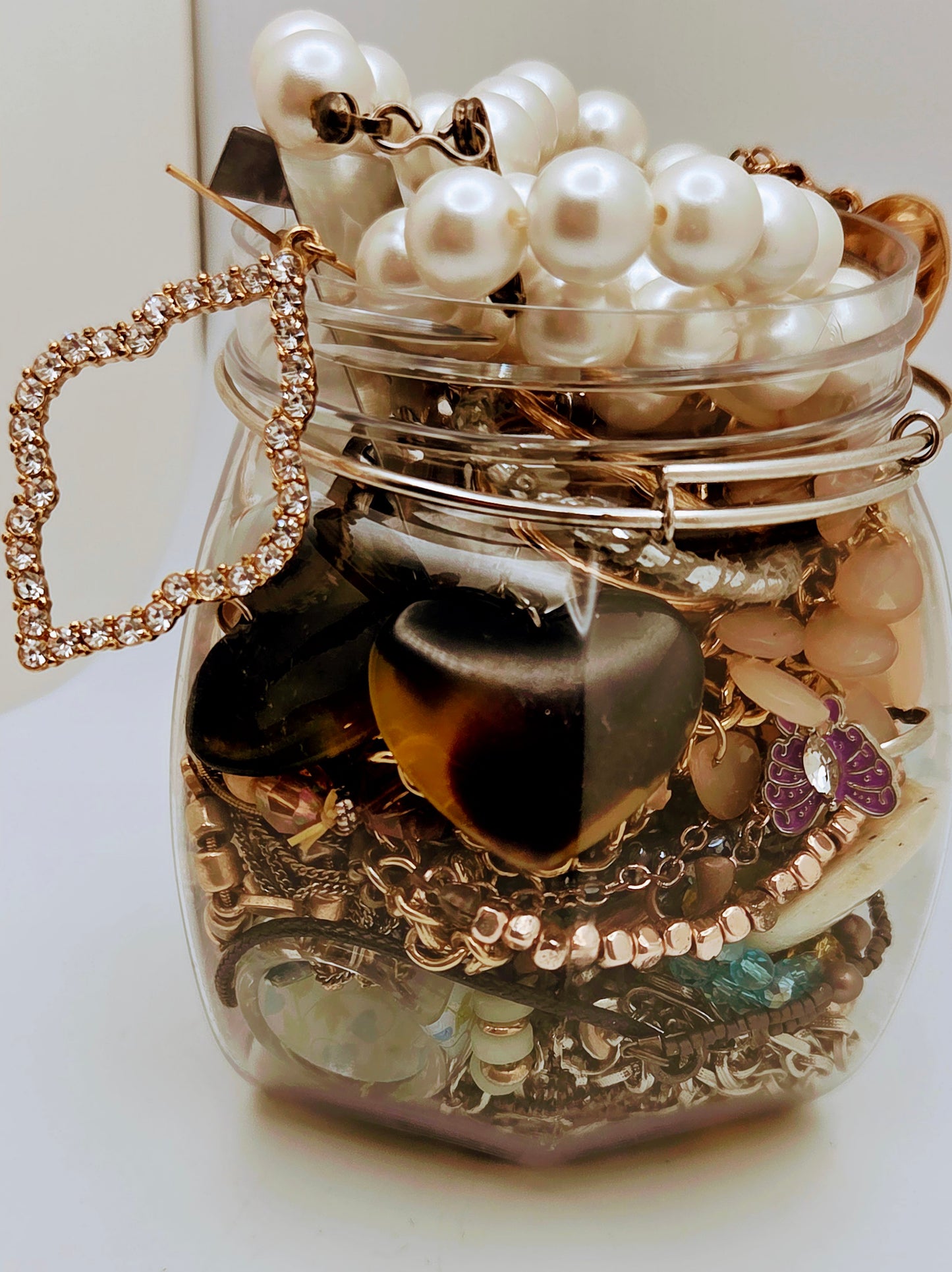 Vintage- & Moderner Modeschmuck in der Dose – Perlen, Strass & Herz-Motiv Großpackung – 1 Pfund+ Nachlassschatz